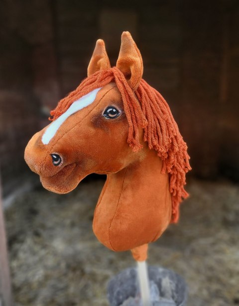 Hobby Horse Duży koń na kiju Premium - kasztan A3 Hobby Horse Duży koń na kiju Premium - kasztan A3