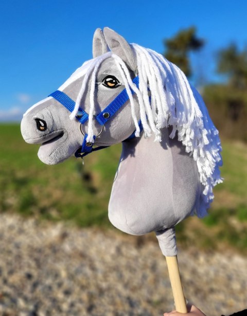 Hobby Horse Duży koń na kiju Premium - siwy III A3 Hobby Horse Duży koń na kiju Premium - siwy III A3