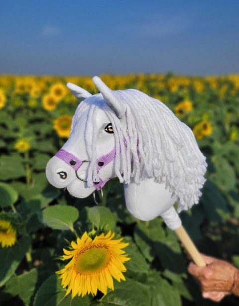Hobby Horse Mały koń na kiju Premium - biały A4 Hobby Horse Mały koń na kiju Premium - biały A4