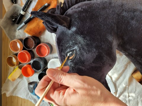 Hobby Horse Mały koń na kiju Premium - kary A4 Hobby Horse Mały koń na kiju Premium - kary A4