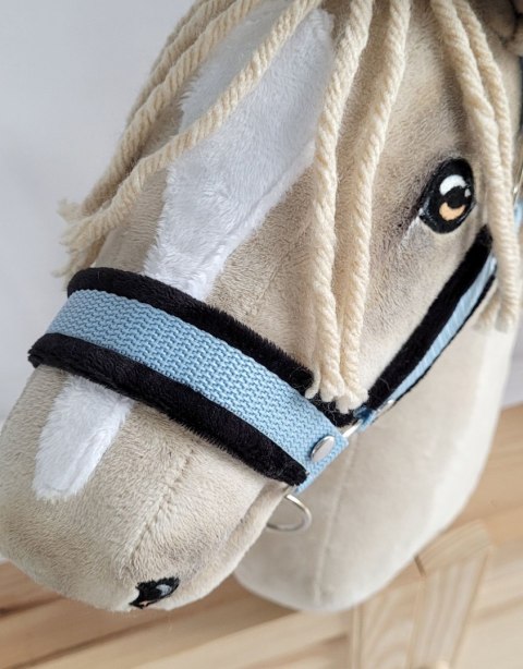 Kantar regulowany dla konia Hobby Horse A3 błękitny z czarnym futerkiem Kantar regulowany dla konia Hobby Horse A3 błękitny z czarnym futerkiem