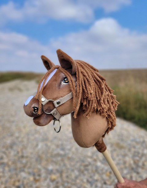 Hobby Horse Mały koń na kiju Premium - jasny kasztan A4 Hobby Horse Mały koń na kiju Premium - jasny kasztan A4