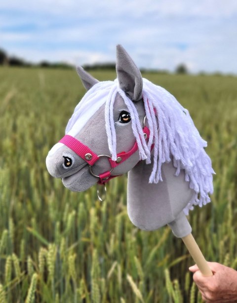 Hobby Horse Mały koń na kiju Premium - siwy III A4 Hobby Horse Mały koń na kiju Premium - siwy III A4